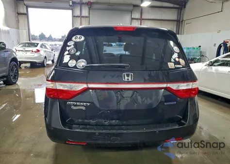 2013 Honda Odyssey Touring z USA, uszkodzony, nr VIN 5FNRL5H95DB045053